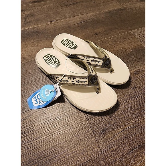 Hey Dude Other - Hey Dude Men's Myers Flip Fish Lure Flip Flops Size 10  NEW WITH TAGS‎